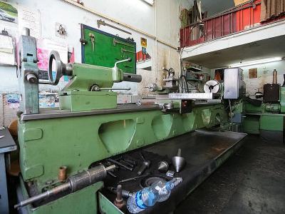 Thợ tiện CNC ca ngày