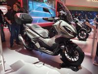 Honda ADV 160 2023 phuộc sau bình dầu