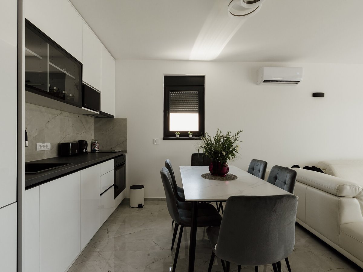 Bán nhà phố 4x16m 3 tầng hẻm xe hơi Gò Vấp