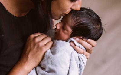 Massage bầu & sau sinh — Nguyễn Thị Cẩm Tú