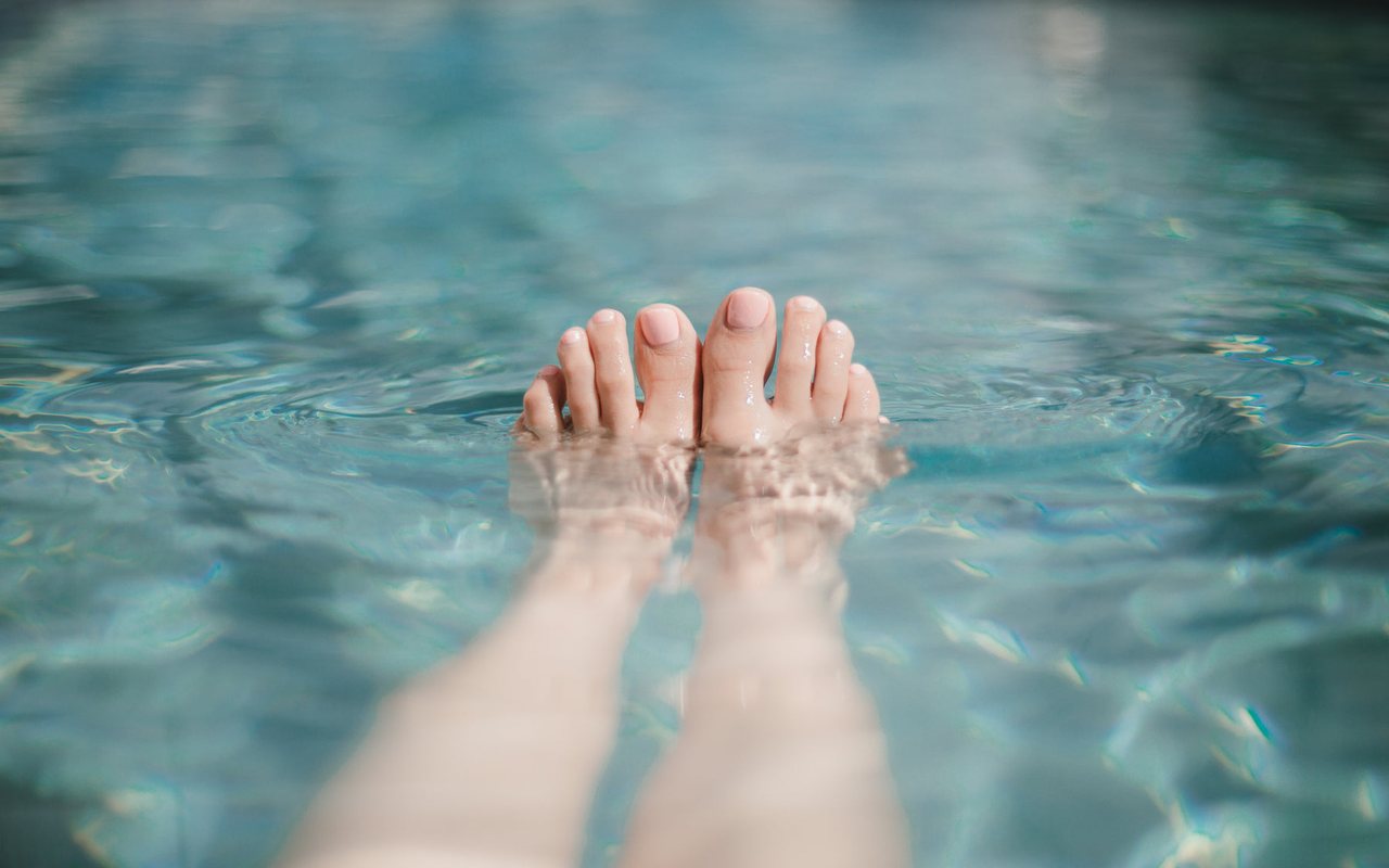 Massage chân (foot) — Ngô Thị Hồng Vân