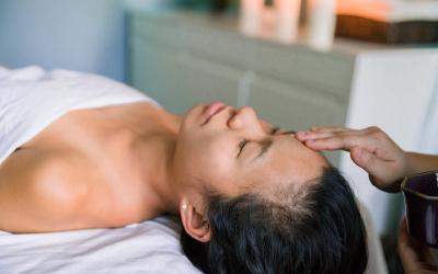 Massage body thư giãn — Lý Gia Bảo